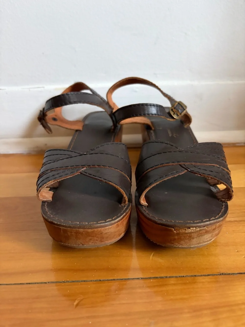 Vintage 1970s Brown Leather Platform Sandals Made in Brazil - Picture 6 of 11